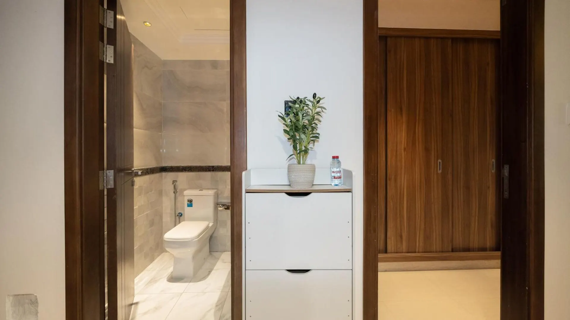 Luxe Spacious 1 Bedroom Apartment Dubai United Arab Emirates