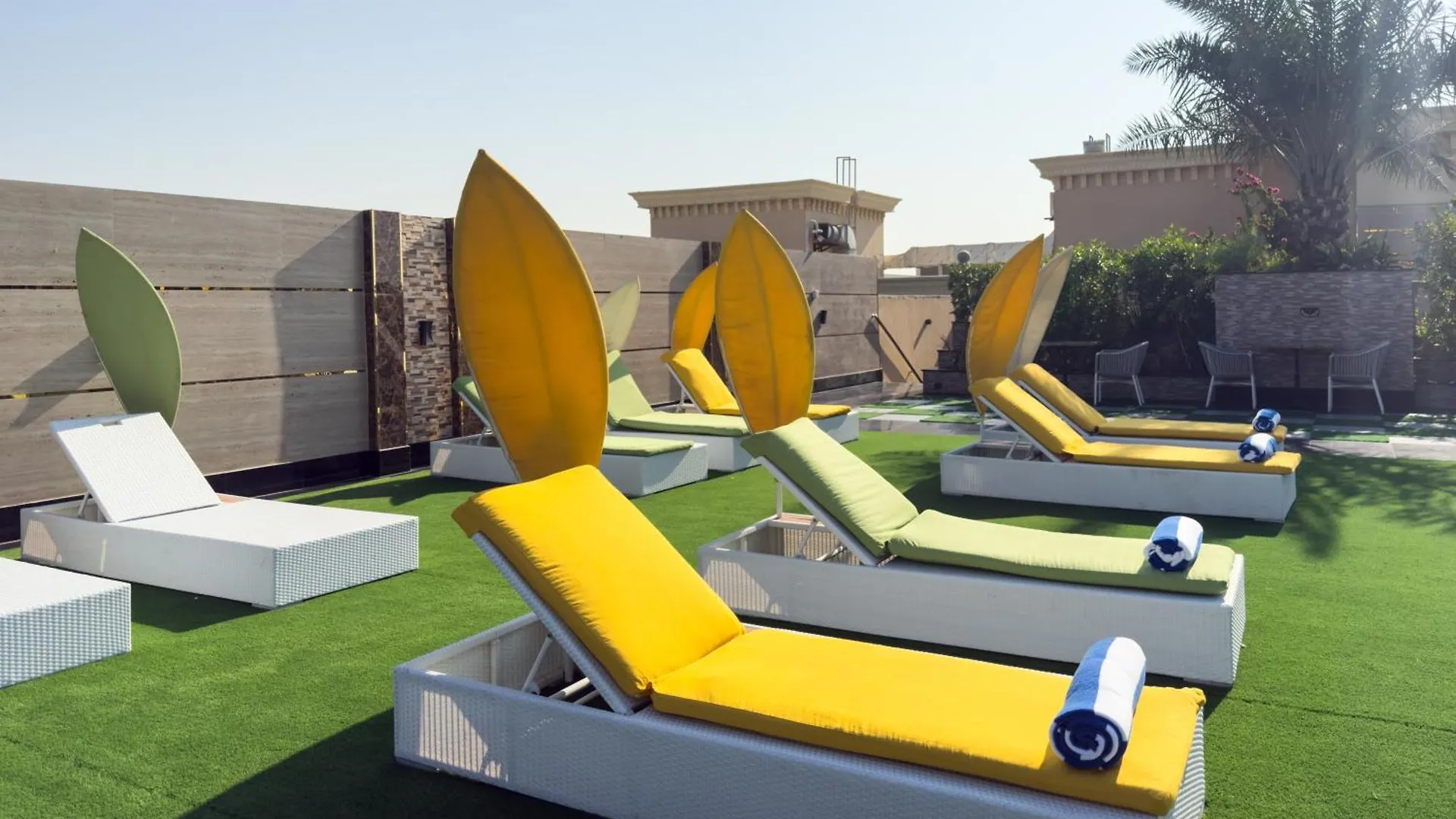 Luxe Spacious 1 Bedroom Apartment Dubai