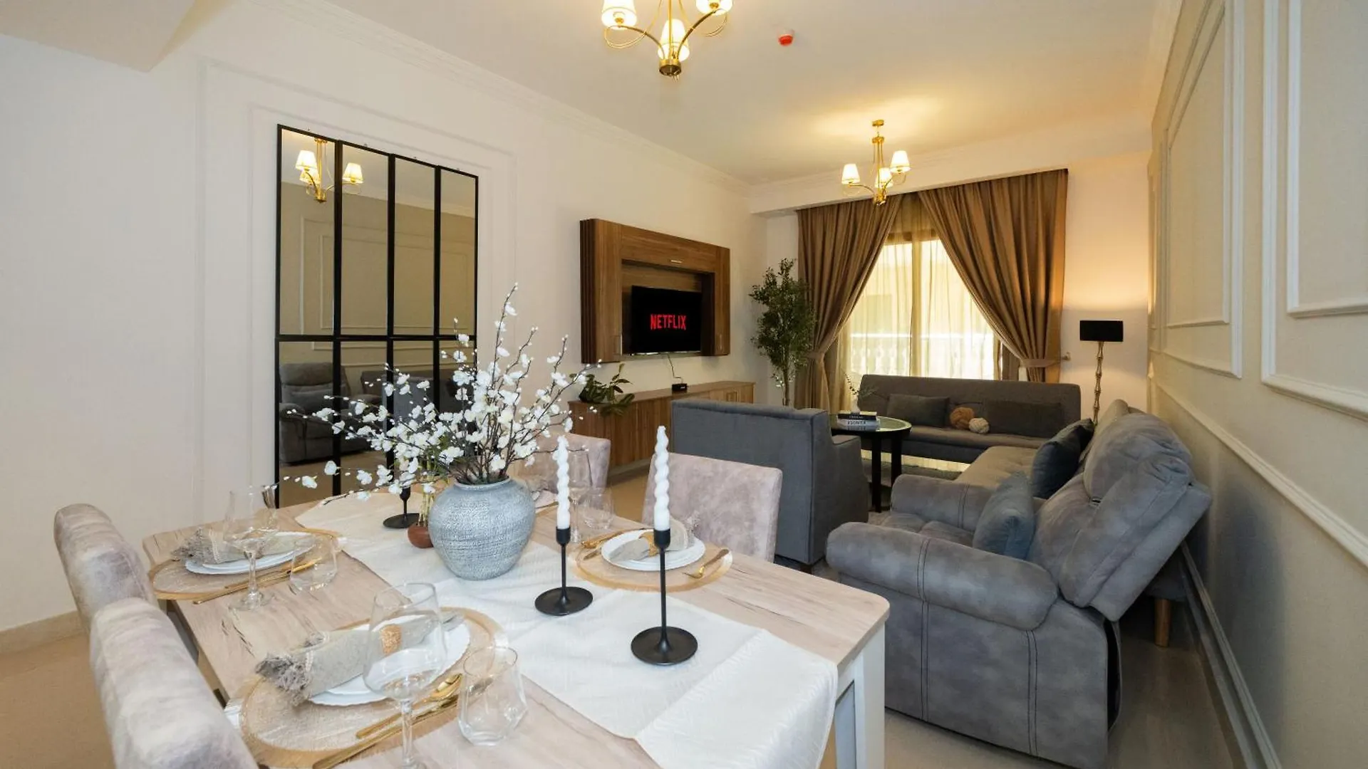 Luxe Spacious 1 Bedroom Apartment Dubai
