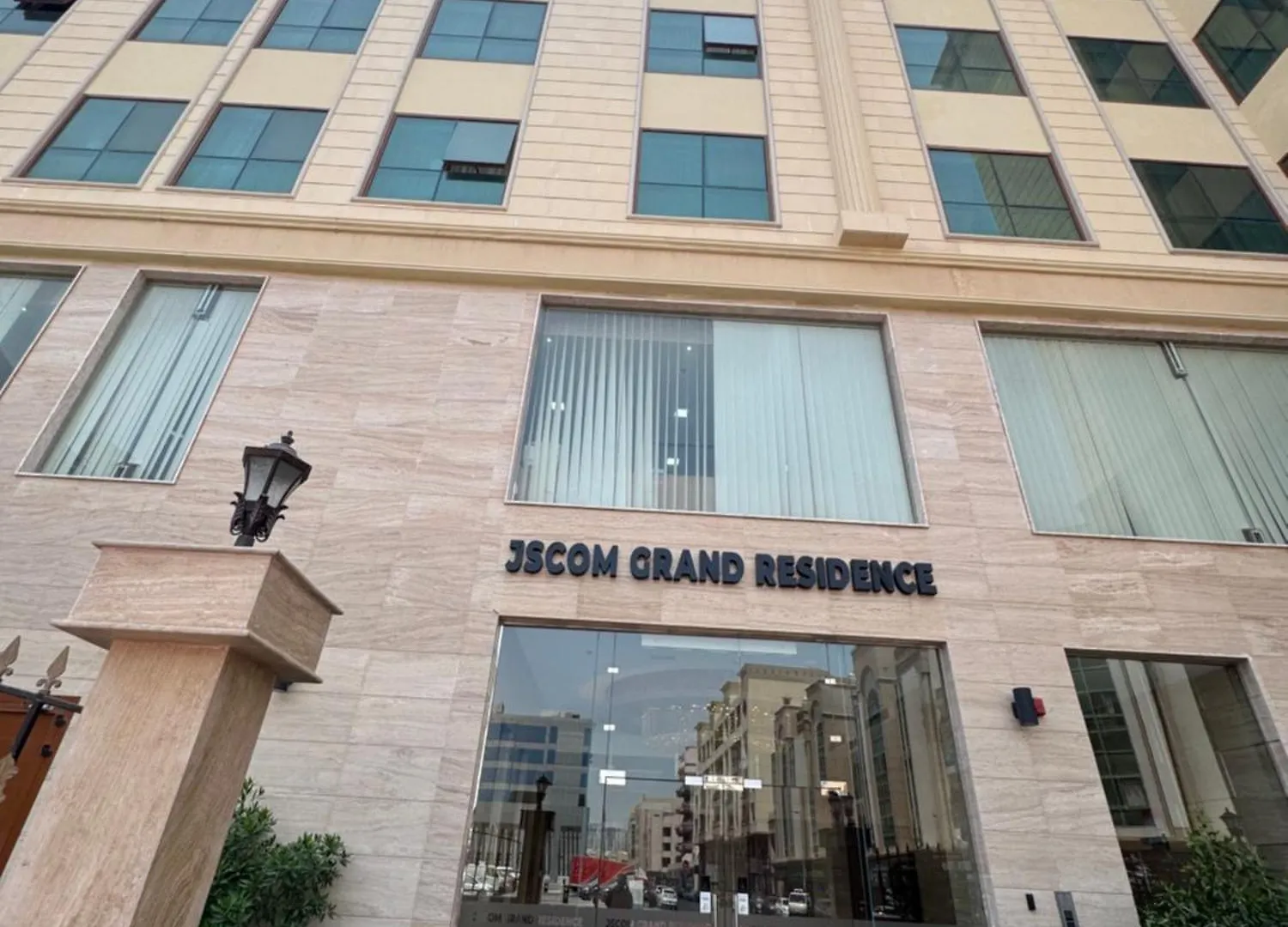 Luxe Spacious 1 Bedroom Apartment Dubai